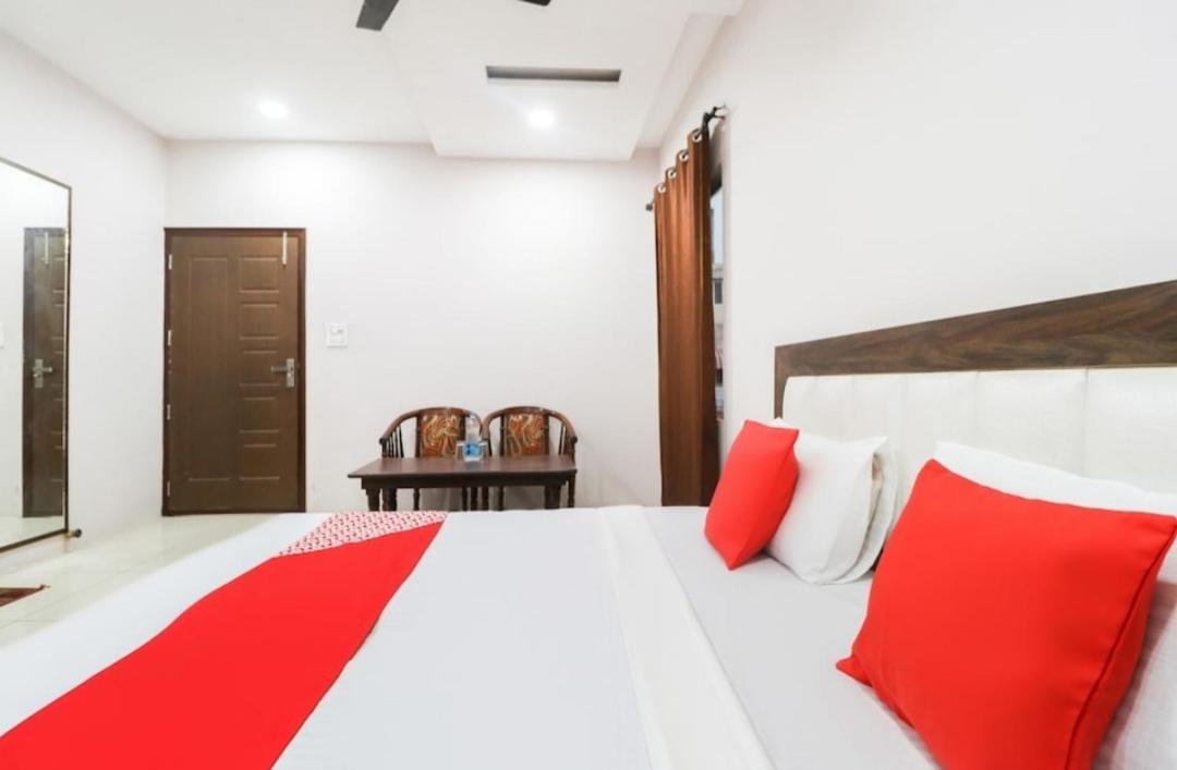 Hotel Malaya House --Couples, Family, Corporate Favorite-- Near Bmc Chowk Iconic Mall à Jalandhar Extérieur photo