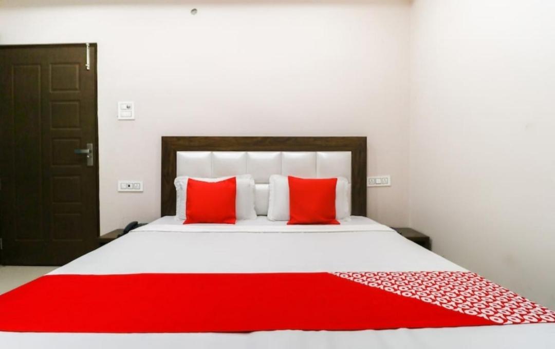 Hotel Malaya House --Couples, Family, Corporate Favorite-- Near Bmc Chowk Iconic Mall à Jalandhar Extérieur photo